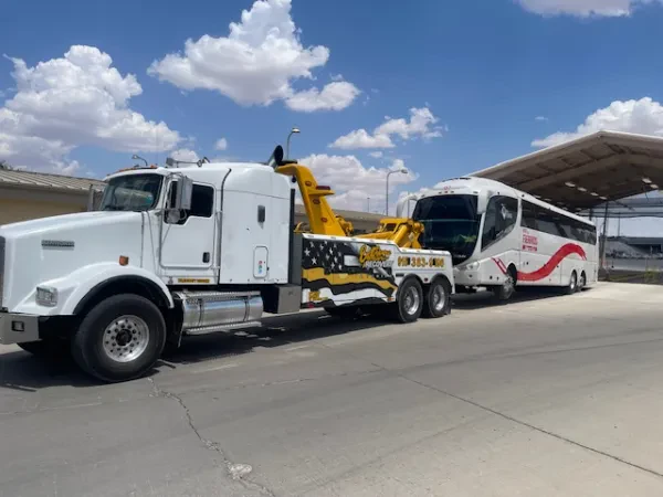 Extreme Recovery & Towing - photo 4