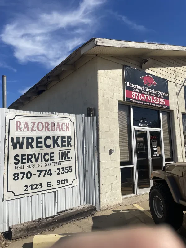 Razorback Wrecker Service - photo 2