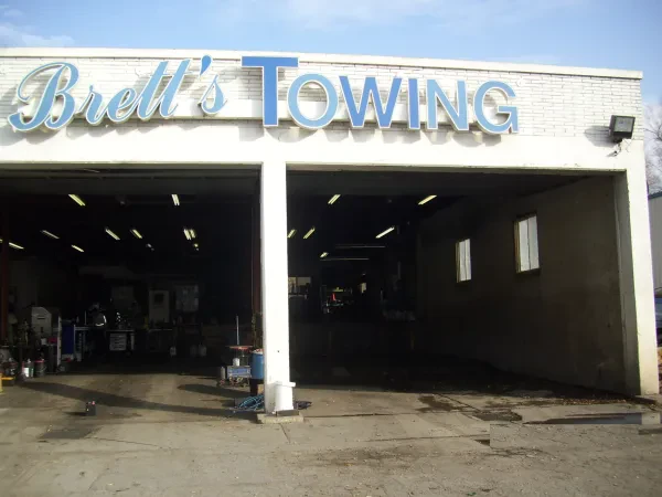 Brett's Towing & Roadside - photo 2