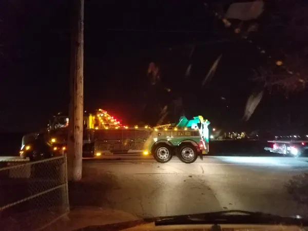 Jonnys Heavy Duty-Semi Truck Towing & Recovery, Inc. - photo 4