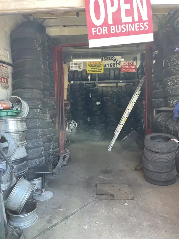 Twin’s Tires - photo 3