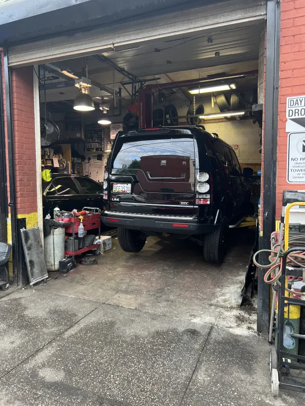 Chariot Auto Repair - photo 3