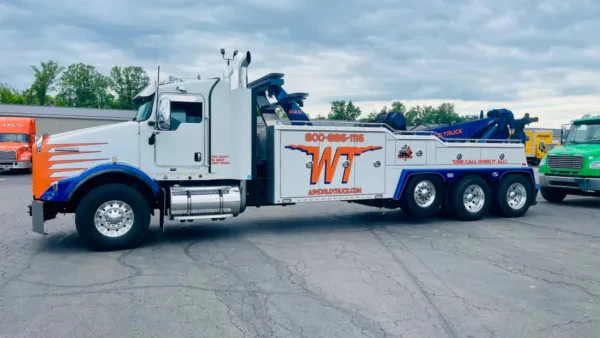 World Truck Towing & Recovery - photo 2