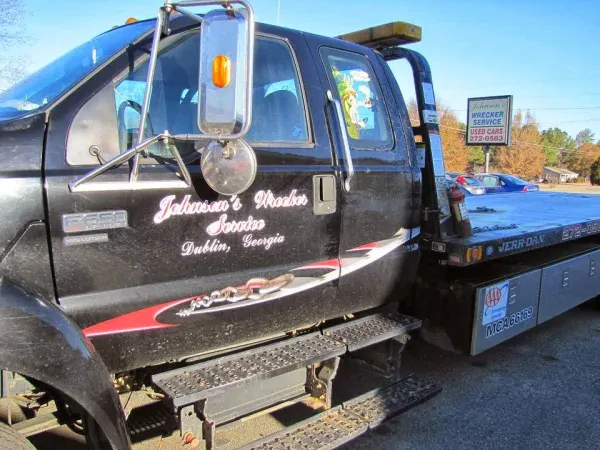 Johnson's Wrecker Service Inc - photo 2