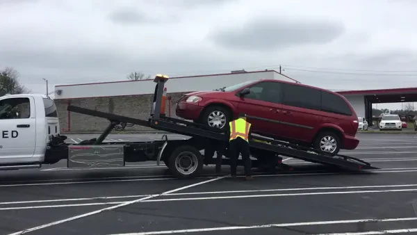 ALED TOWING SERVICE TOW TRUCK - photo 2