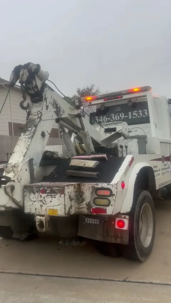 Lemo Autos and Towing - photo 2
