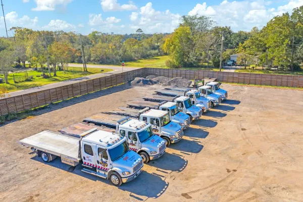 V & R Towing - photo 3