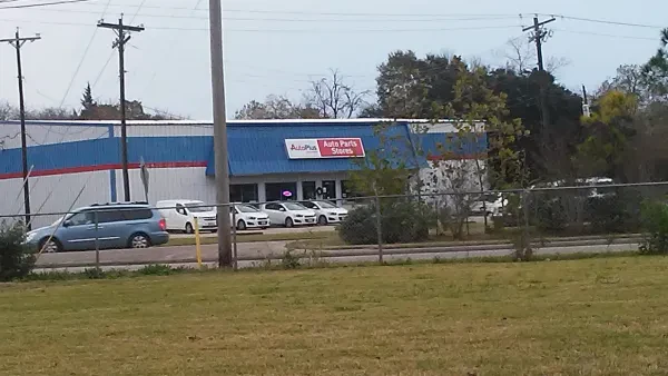 AUTO PLUS - photo 2