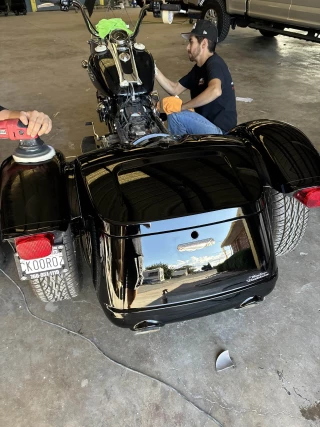 Vigiani's Auto Body & Paint