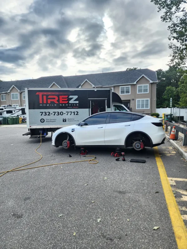 Tirez Mobile tire, brakes and battery service - photo 3