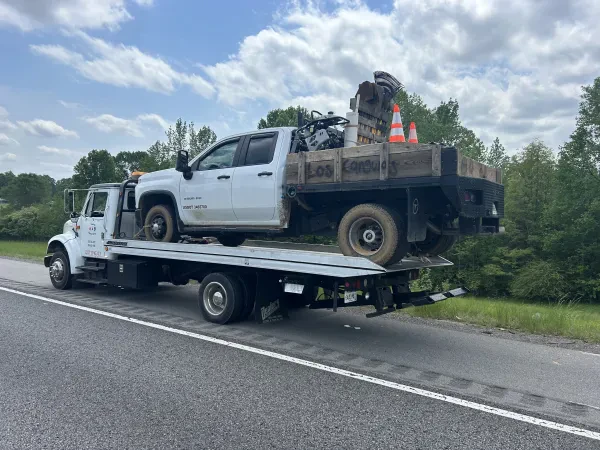 A&B 24/7 Towing and Recovery - photo 3