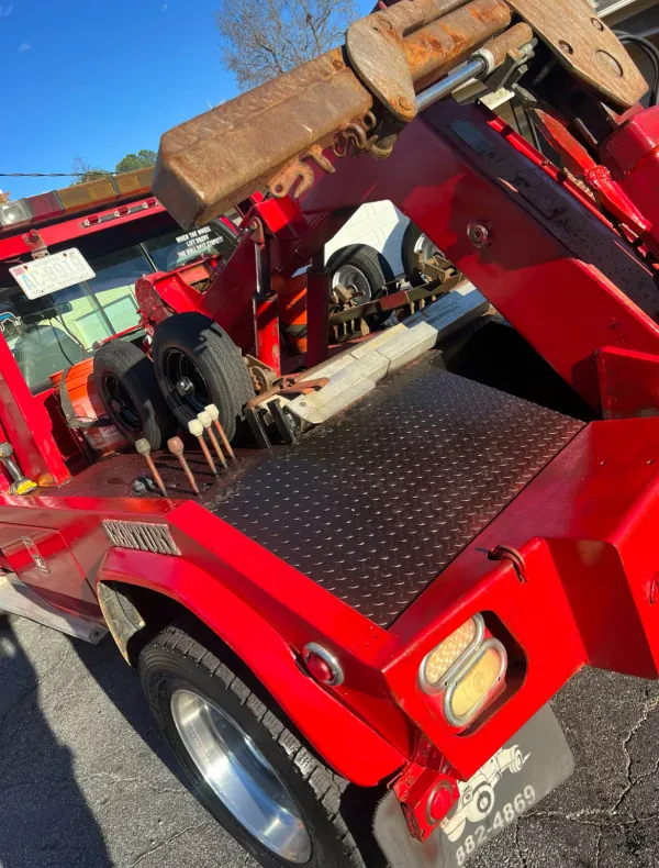 Jerry Lee's Towing LLC - photo 4