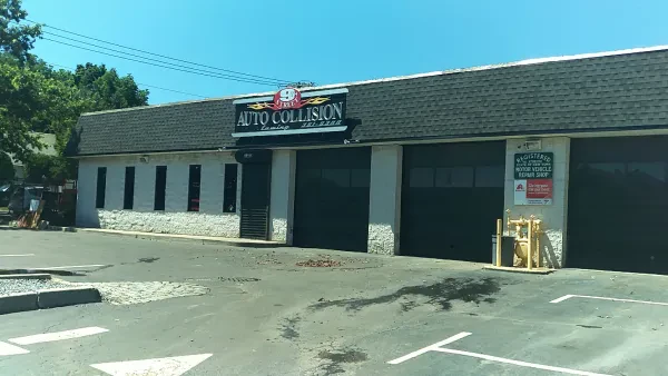 9th Street Auto Collision Inc - photo 4