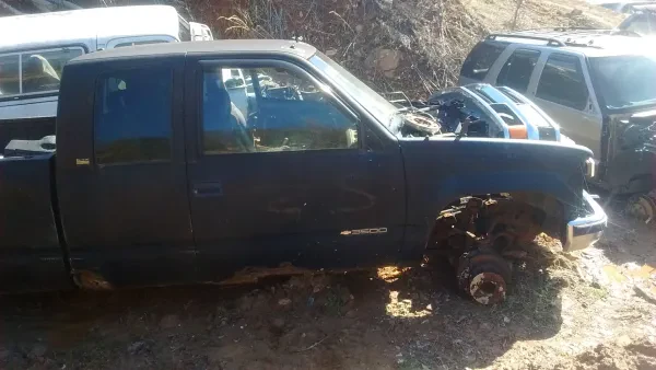 Mann's Used Auto Parts - photo 3