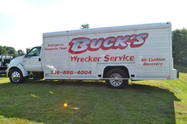 Buck's Wrecker Service - photo 4