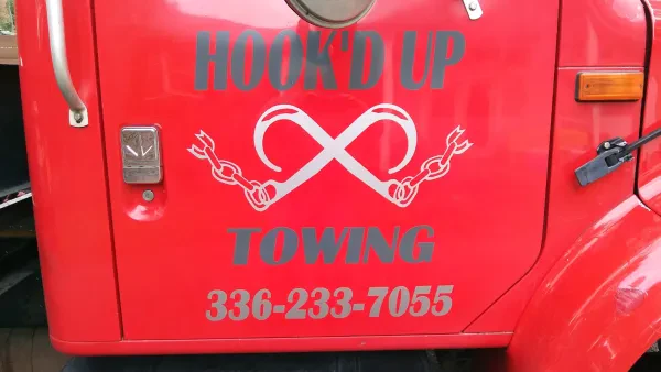 Hook'd Up Towing LLC - photo 2