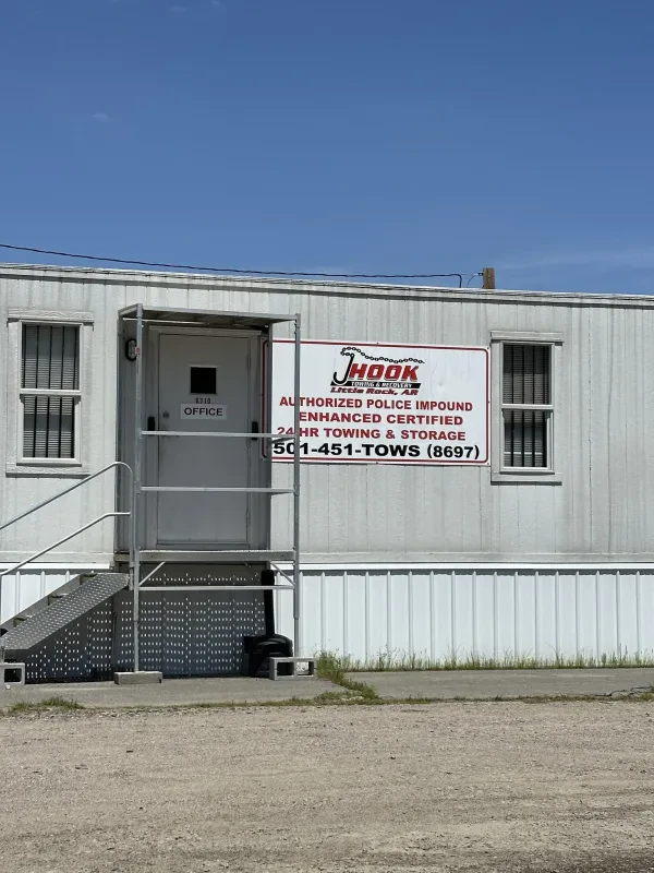 J Hook Towing & Recovery - photo 2