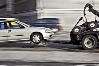 Johnny’s Auto & Heavy Duty Semi Truck Towing
