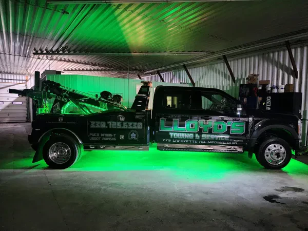 LLoyds Towing & Service - photo 3