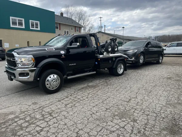 Goodyear Heights Towing - photo 2