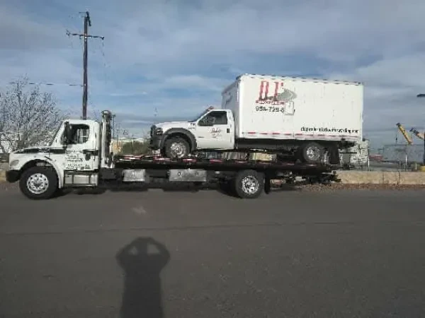 Roger Alba Towing LLC - photo 3