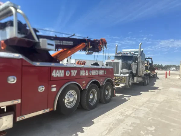 4AM Towing & Recovery Heavy Duty Towing - photo 3