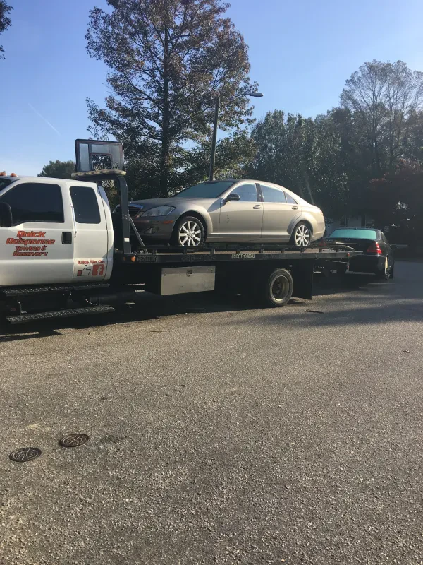 Quick Response Towing & Recovery Inc - photo 2
