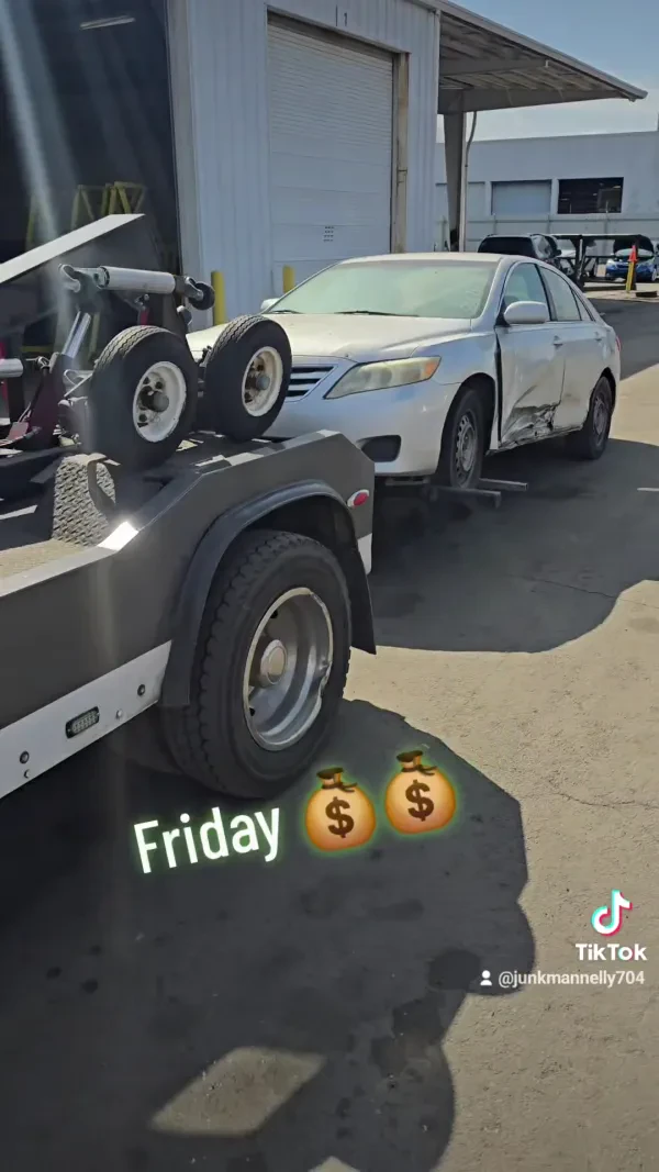Nellys & Vals Towing - photo 2