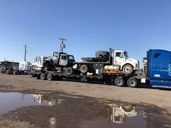 Phoenix Trucks & Parts - photo 4