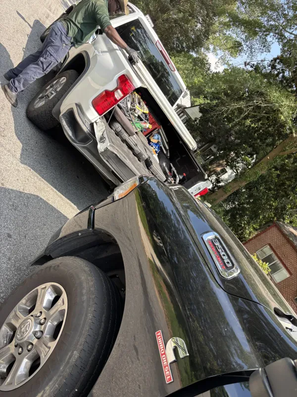 Dixon's Mobile Mechanic /Diesel/Automotive Towing Services - photo 3