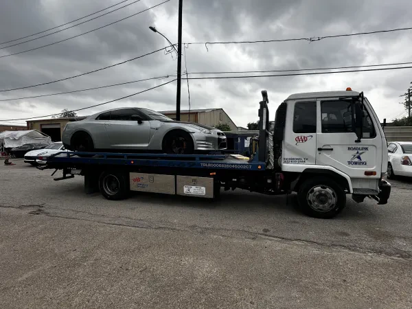 A tow truck - photo 4