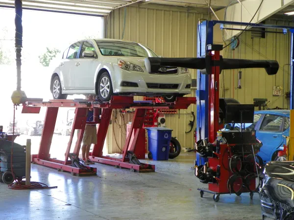 Enneking Auto Body Batesville - photo 3