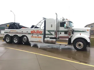 Holiday Wrecker & Crane