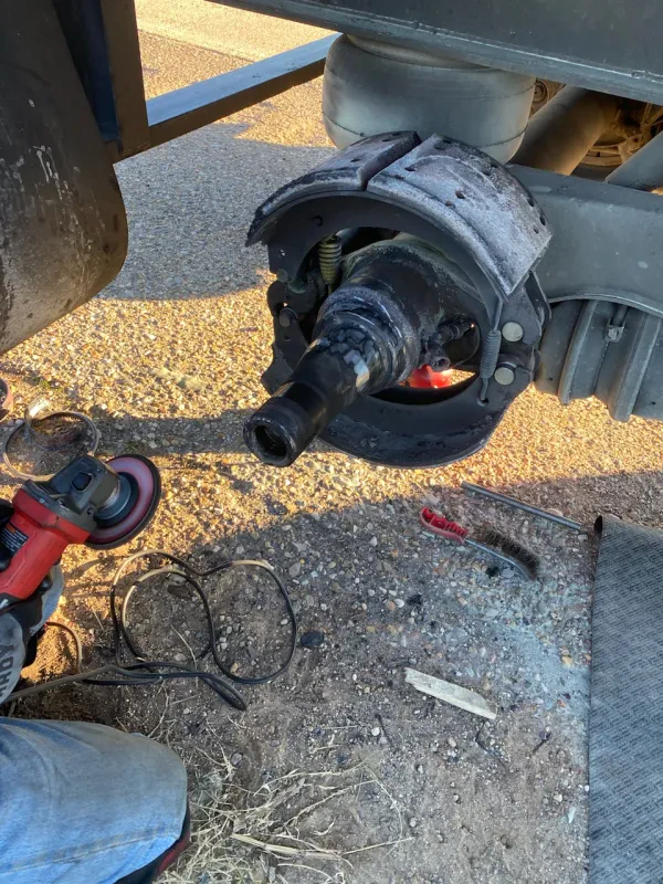 A A Truck & Trailer Repair - photo 3