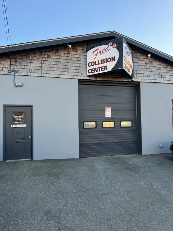 Fred's Collision Center - photo 2