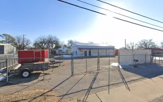 Owen's Motor Inn Garage