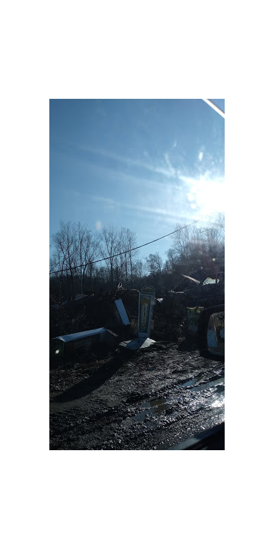 Posey's Auto Wrecking JunkYard in Huntington (WV) - photo 2