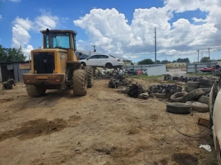 R J's Auto Salvage JunkYard in Lafayette (LA) - photo 4