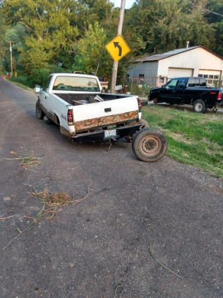 Bob Smith Salvage JunkYard in Kansas City (KS) - photo 2