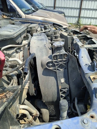 Osage Salvage & Recycling JunkYard in Kansas City (KS) - photo 4