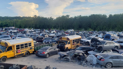 Twin Lakes Auto Salvage JunkYard in Dallas (TX) - photo 2