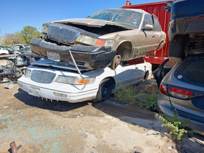 Little John's Wrecking Yard JunkYard in Haltom City (TX) - photo 3