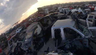 Completely Chrysler Used Auto JunkYard in Grand Prairie (TX) - photo 2