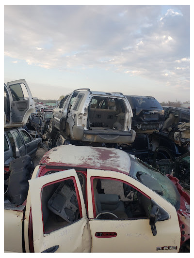 Completely Chrysler Used Auto JunkYard in Grand Prairie (TX) - photo 4