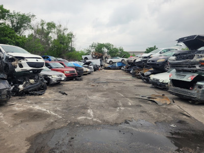 A Auto Crusher JunkYard in Dallas (TX) - photo 3