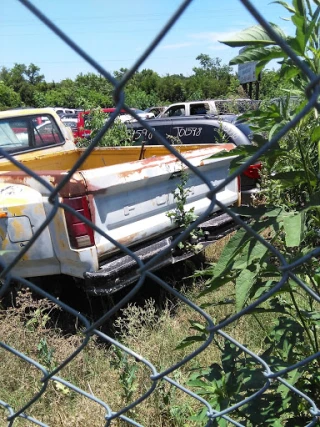 Burnet Auto Salvage JunkYard in Burnet (TX) - photo 4