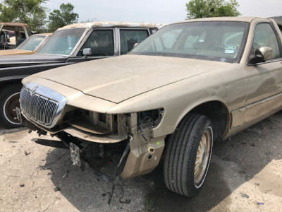 Nick's Auto Parts JunkYard in San Antonio (TX) - photo 3