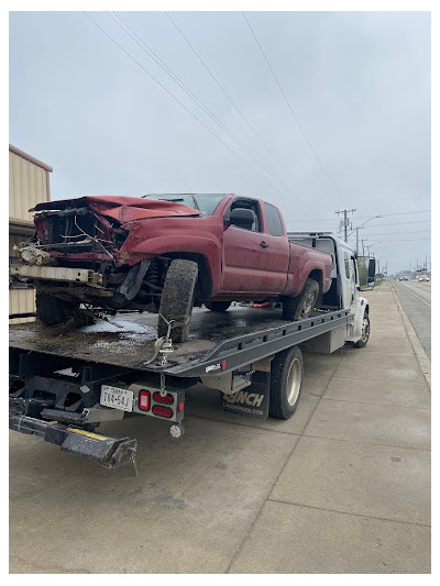 Drive In Truck Salvage JunkYard in San Antonio (TX) - photo 2