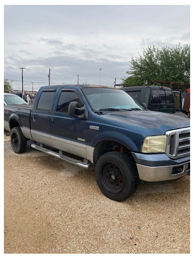 Drive In Truck Salvage JunkYard in San Antonio (TX) - photo 4