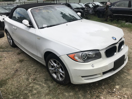 Bimmer Graveyard JunkYard in Houston (TX)